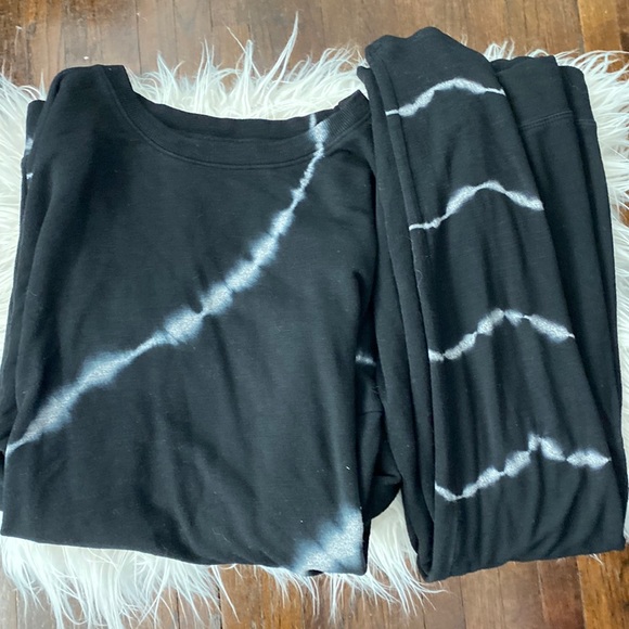 Sundry size 2 tie dye leggings set. Price is firm. - Picture 1 of 1